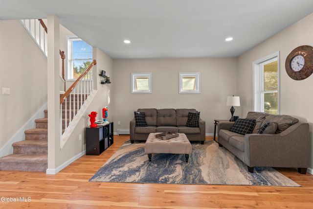 3096 Guilderland Avenue, Rotterdam, NY 12306