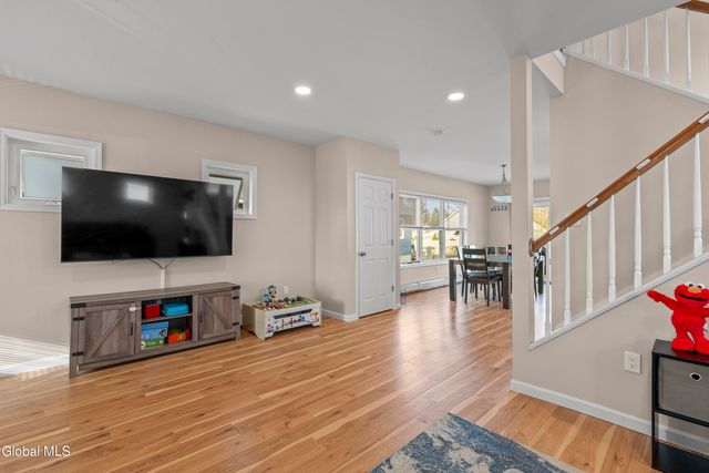 3096 Guilderland Avenue, Rotterdam, NY 12306