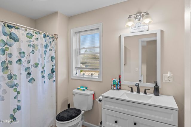 3096 Guilderland Avenue, Rotterdam, NY 12306
