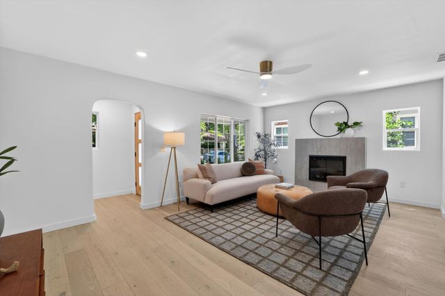 1640 9th Ave, Sacramento, CA 95818
