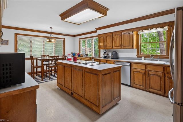 3120 Deans CT, Chesapeake, VA 23321