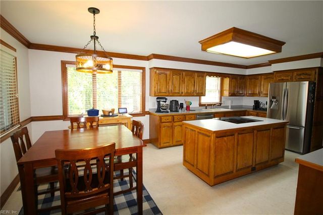 3120 Deans CT, Chesapeake, VA 23321