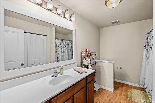 16621 Charles Town Court, Fenton Charter Township, MI 48451