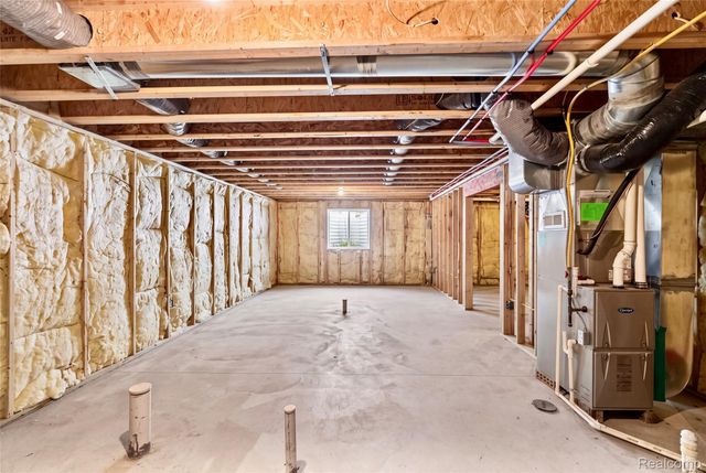 16621 Charles Town Court, Fenton Charter Township, MI 48451