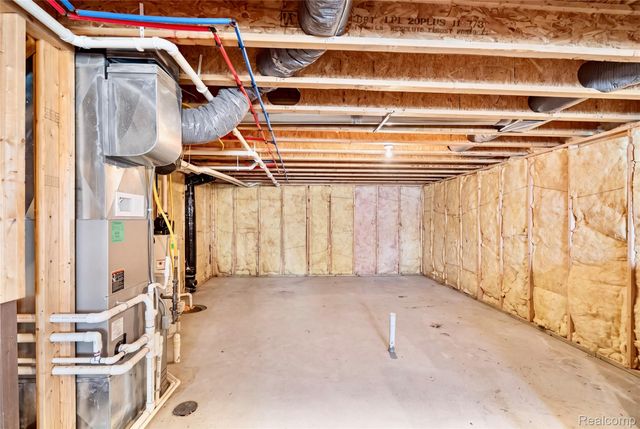 16621 Charles Town Court, Fenton Charter Township, MI 48451