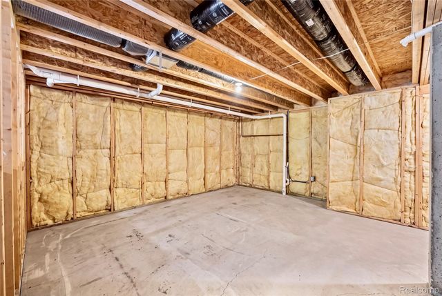 16621 Charles Town Court, Fenton Charter Township, MI 48451