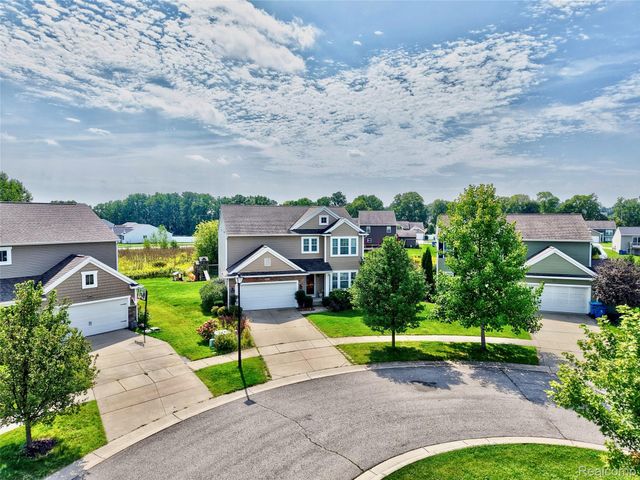 16621 Charles Town Court, Fenton Charter Township, MI 48451