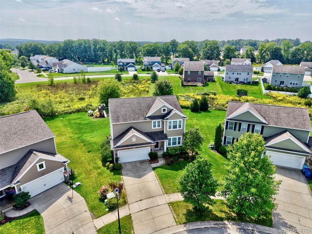 16621 Charles Town Court, Fenton Charter Township, MI 48451