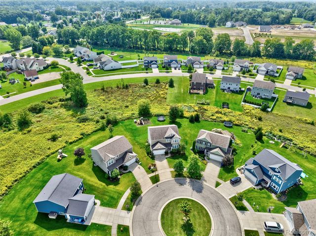16621 Charles Town Court, Fenton Charter Township, MI 48451