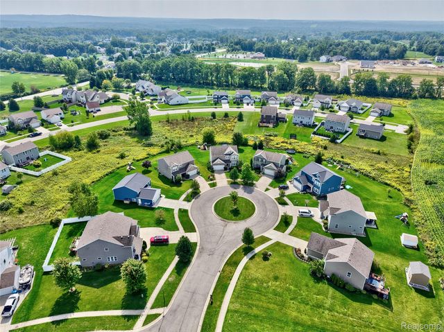 16621 Charles Town Court, Fenton Charter Township, MI 48451