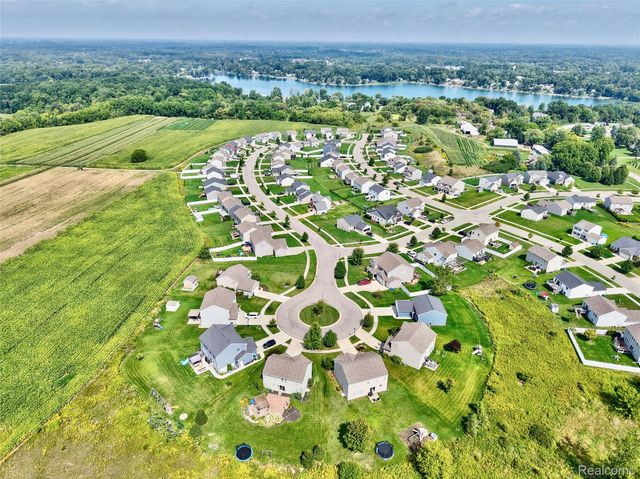 16621 Charles Town Court, Fenton Charter Township, MI 48451