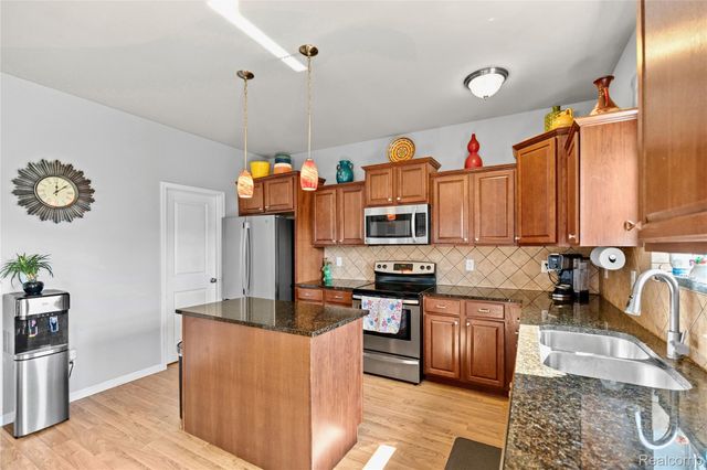 16621 Charles Town Court, Fenton Charter Township, MI 48451