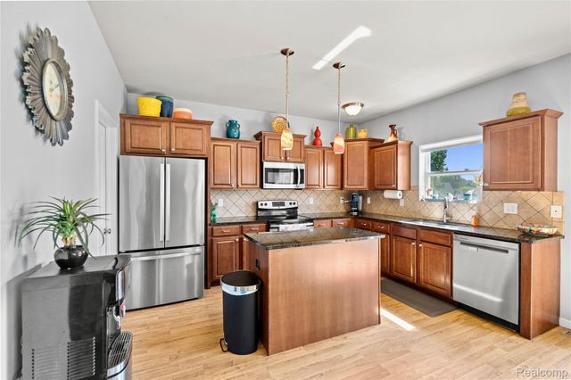 16621 Charles Town Court, Fenton Charter Township, MI 48451