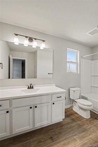 6030 Lahring Road, Linden, MI 48451