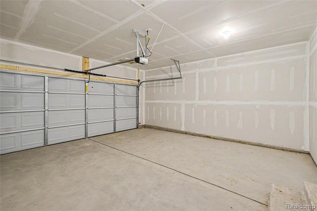 6030 Lahring Road, Linden, MI 48451