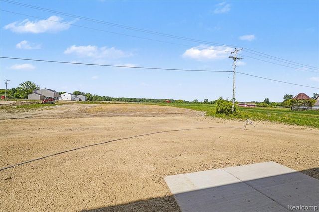 6030 Lahring Road, Linden, MI 48451