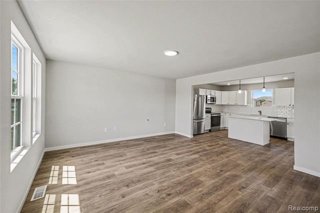 6030 Lahring Road, Linden, MI 48451