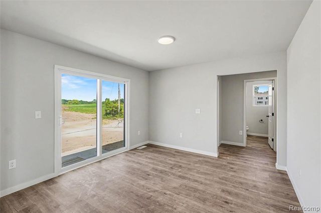 6030 Lahring Road, Linden, MI 48451