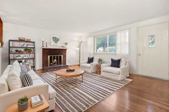 10 Clark Rd, Groveland, MA 01834