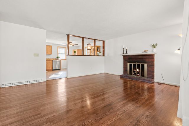 10 Clark Rd, Groveland, MA 01834