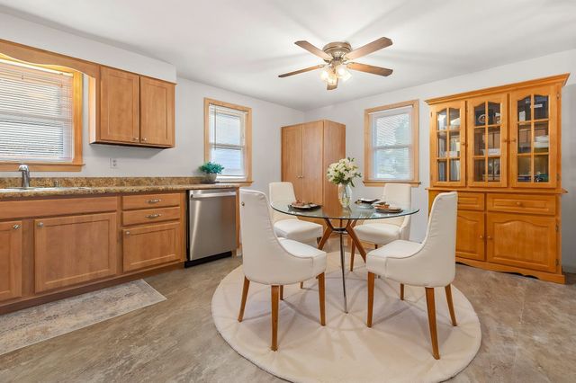 10 Clark Rd, Groveland, MA 01834
