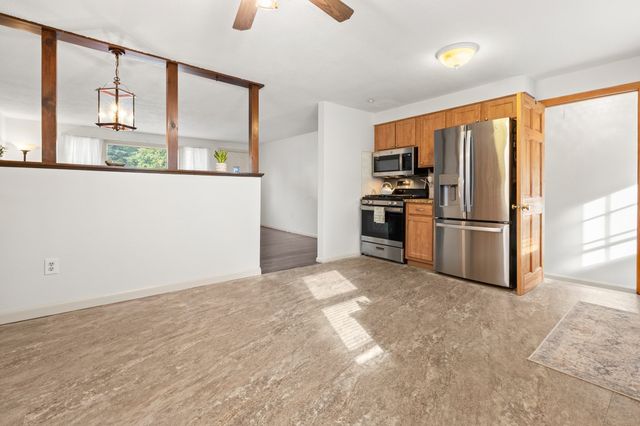 10 Clark Rd, Groveland, MA 01834