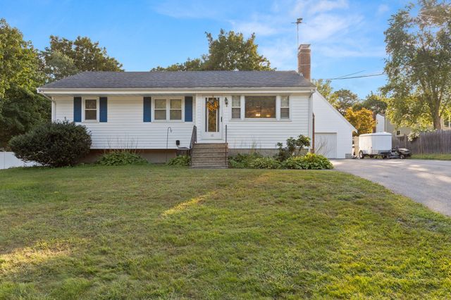 10 Clark Rd, Groveland, MA 01834