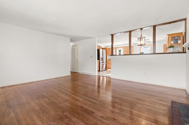 10 Clark Rd, Groveland, MA 01834