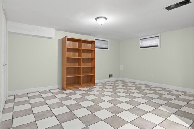 10 Clark Rd, Groveland, MA 01834