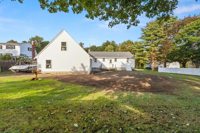 10 Clark Rd, Groveland, MA 01834