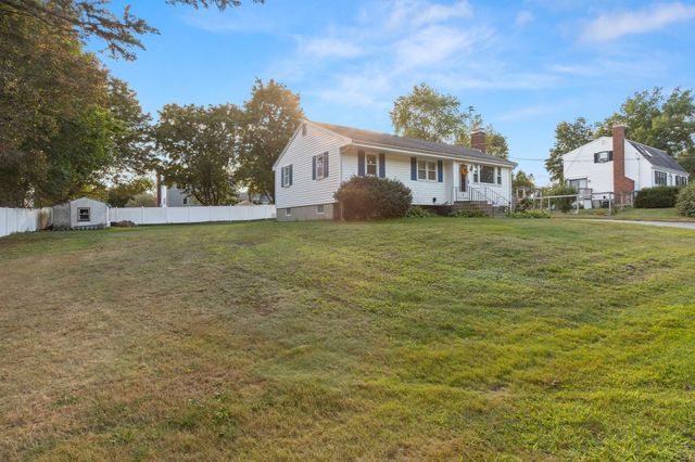 10 Clark Rd, Groveland, MA 01834