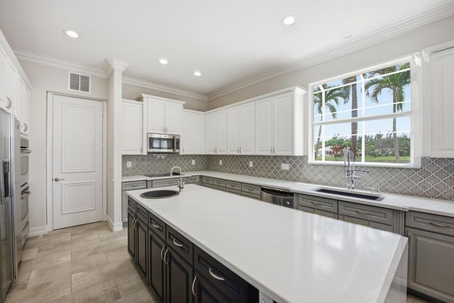 11788 Knightsbridge Place, Wellington, FL 33449