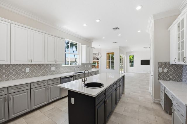 11788 Knightsbridge Place, Wellington, FL 33449