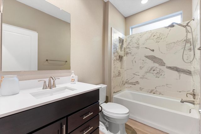 9105 Lansdowne Place NE, Albuquerque, NM 87113