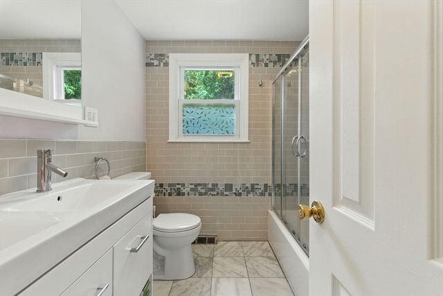 45 Lantern Ln, Randolph, MA 02368
