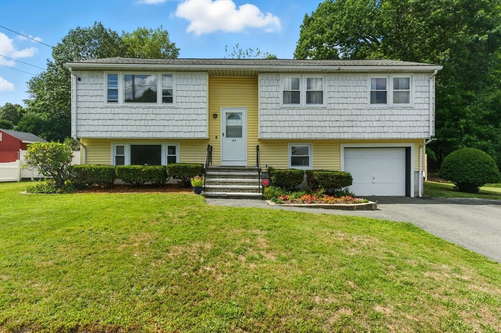 45 Lantern Ln, Randolph, MA 02368
