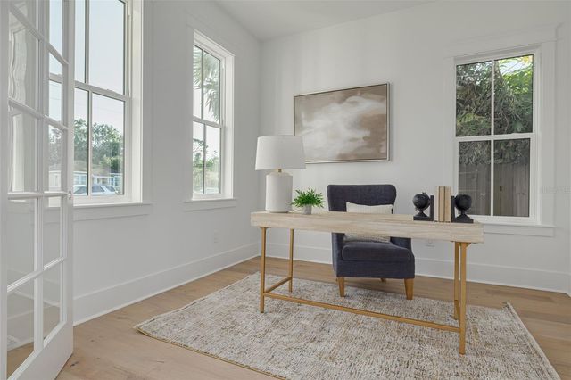 621 37TH AVENUE N, St Petersburg, FL 33704