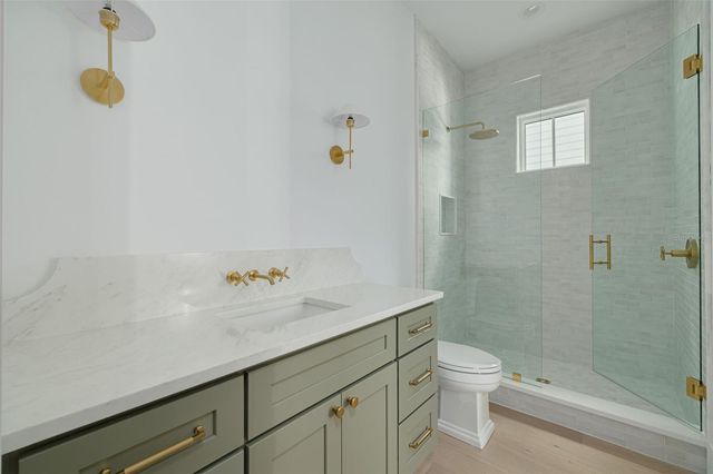 621 37TH AVENUE N, St Petersburg, FL 33704