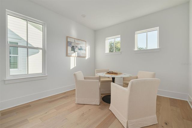 621 37TH AVENUE N, St Petersburg, FL 33704