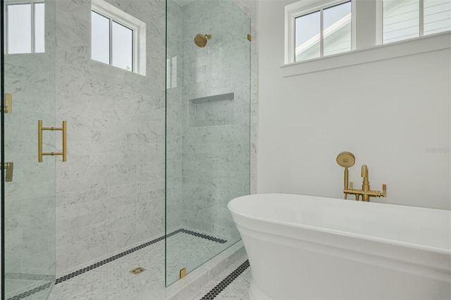 621 37TH AVENUE N, St Petersburg, FL 33704