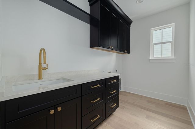 621 37TH AVENUE N, St Petersburg, FL 33704