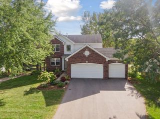 2715 Autumn Woods Drive, Chaska, MN 55318