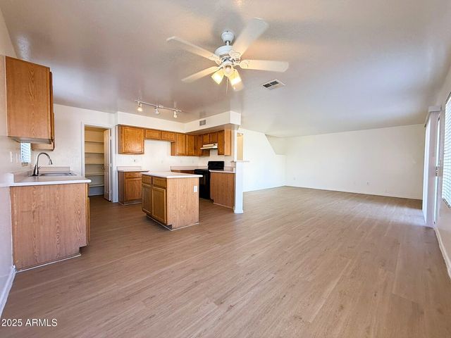 10434 W OREGON Avenue, Glendale, AZ 85307