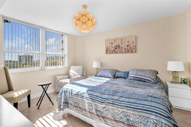 19501 W Country Club Dr 505, Aventura, FL 33180