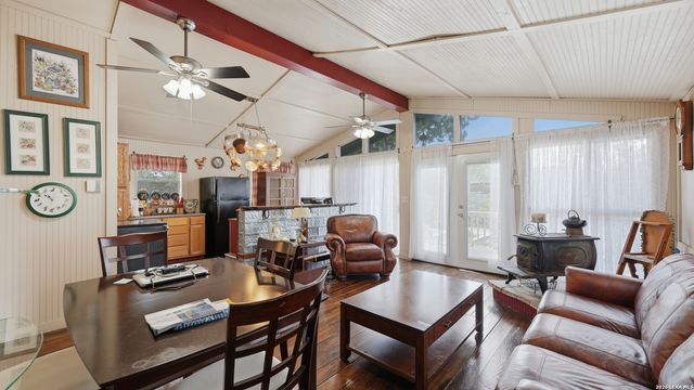 326 CEDAR DR, Canyon Lake, TX 78133