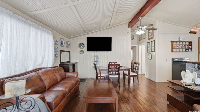 326 CEDAR DR, Canyon Lake, TX 78133