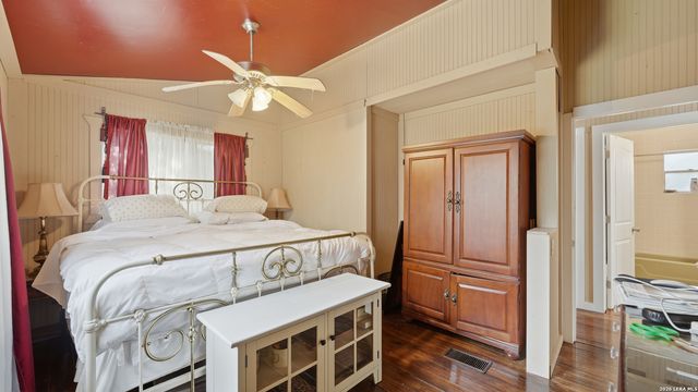 326 CEDAR DR, Canyon Lake, TX 78133