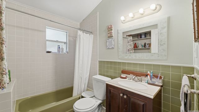 326 CEDAR DR, Canyon Lake, TX 78133