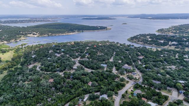 326 CEDAR DR, Canyon Lake, TX 78133
