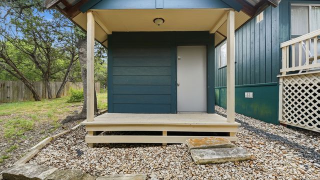 326 CEDAR DR, Canyon Lake, TX 78133